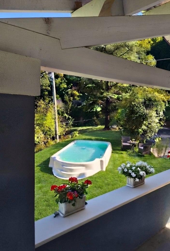 The swimming pool5